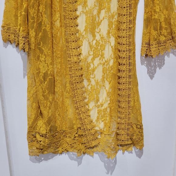 Golden Lace Kimono - Picture 9 of 11